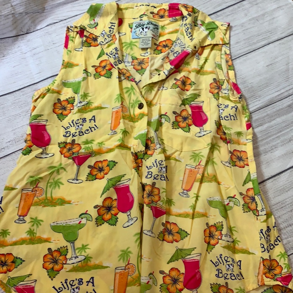 Big Dogs sleeveless Hawaiian blouse size small